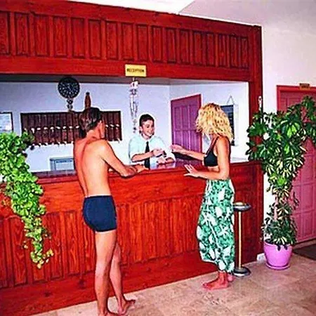 Hotel Ceren 2*